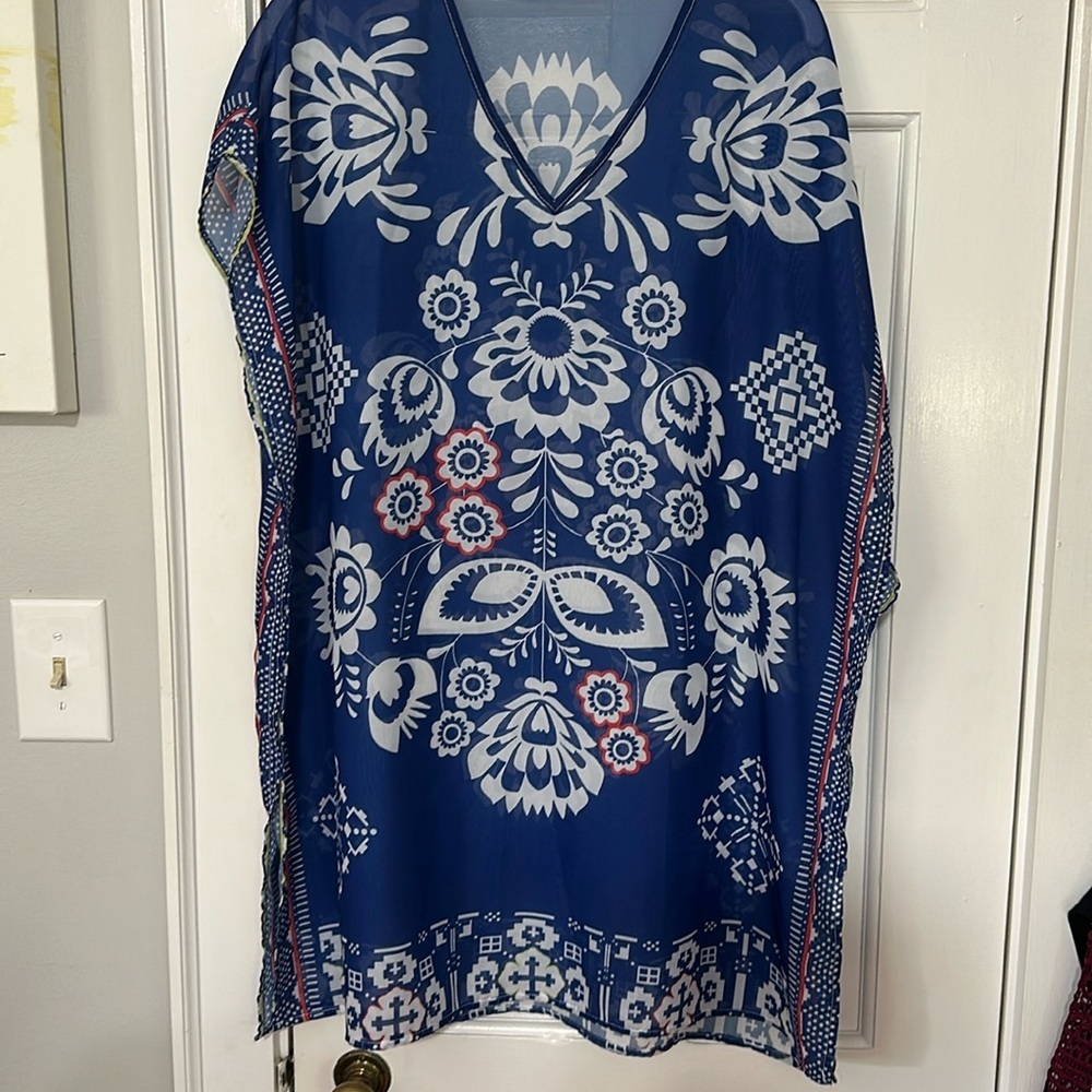 Sheer Tunic Coverup with Side Slits Pullover Blue and White Floral Print